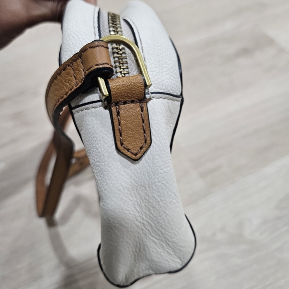 FOSSIL WHITE TAN TAUPE CROSSBODY LEATHER  BAG - Picture 8 of 11
